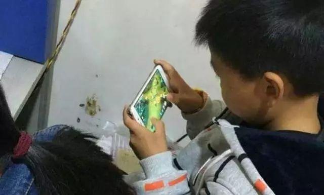儿童画王者荣耀射手?小学生手绘王者荣耀?-第3张图片-猴鲨游戏 儿童画王者荣耀射手?小学生手绘王者荣耀?-第3张图片-猴鲨游戏